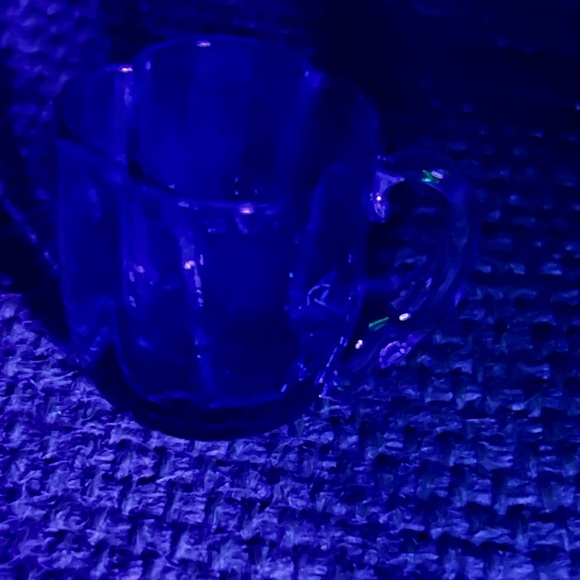 Miniature Vintage Rare Blue Manganese Glass Mug - Picture 6 of 6